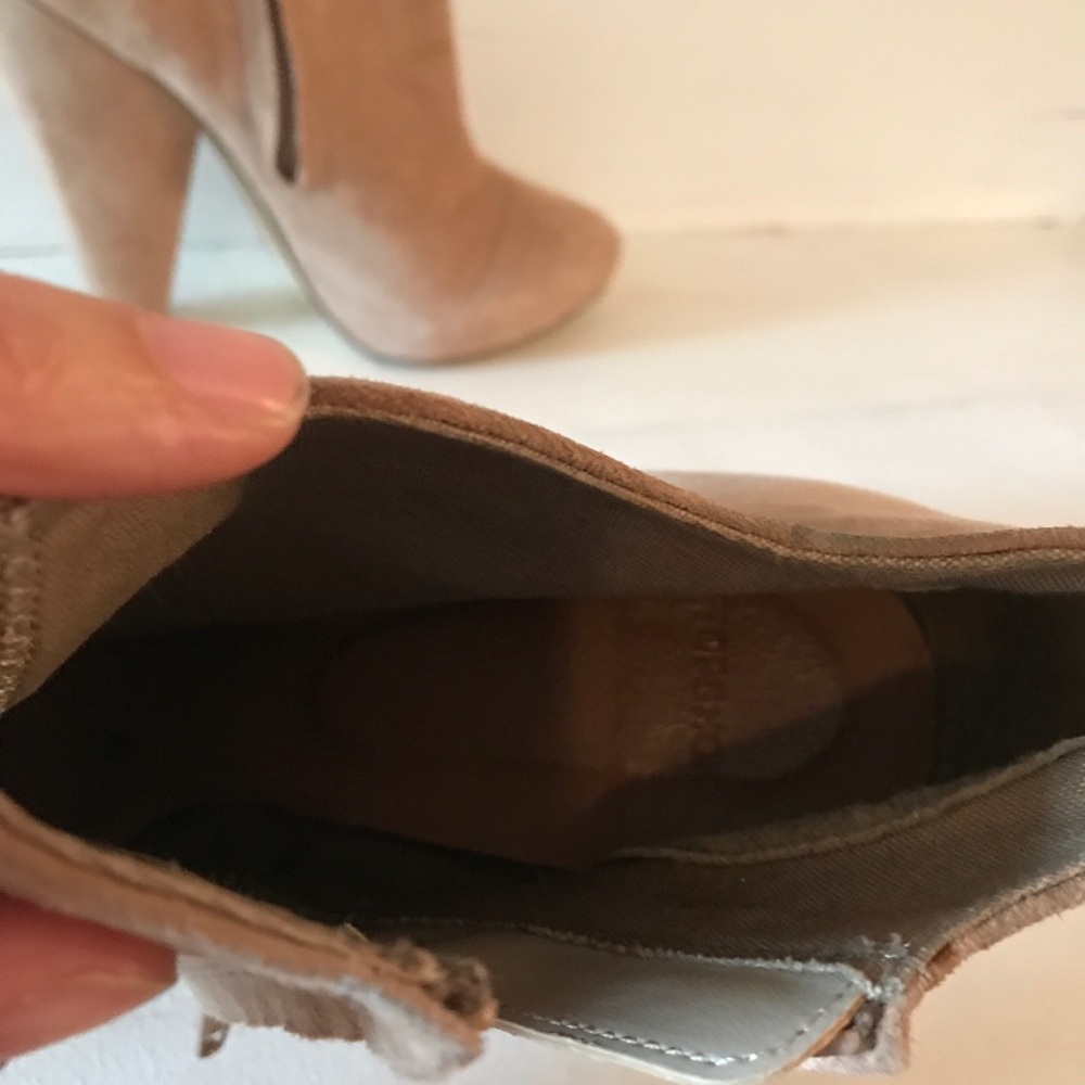 Topshop Tan suede ankle booties - Picture 4 of 7